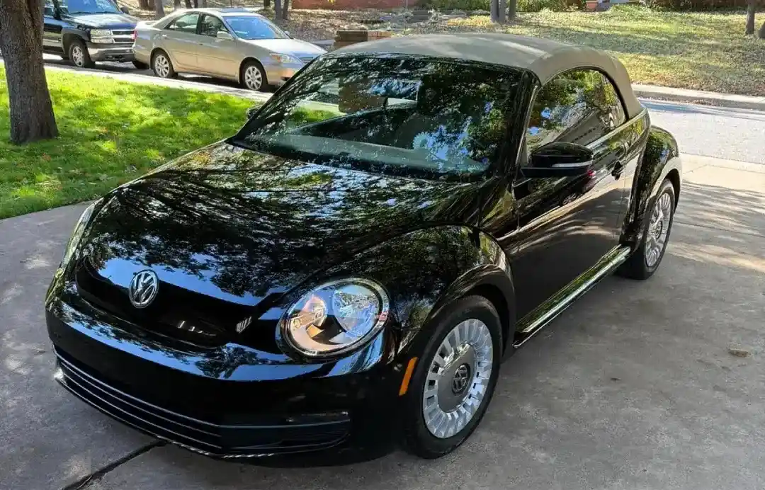 Black Volkswagen Beetle